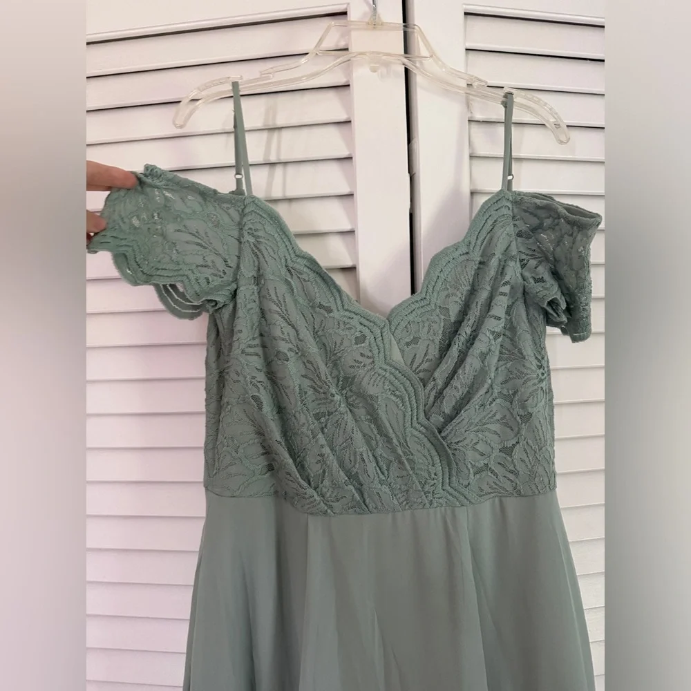 David’s bridal Bridesmaids dress size 4 Sage green - Picture 3 of 9